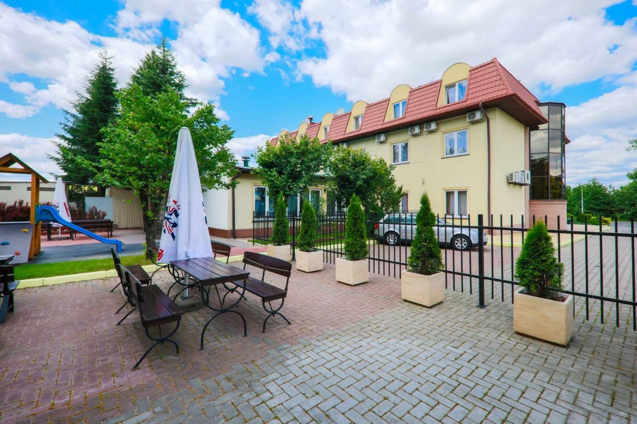 Hotel Restauracja Leliwa Przeworsk Extérieur photo