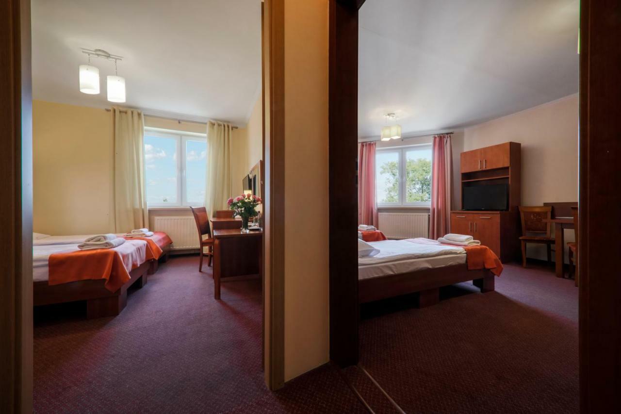 Hotel Restauracja Leliwa Przeworsk Extérieur photo