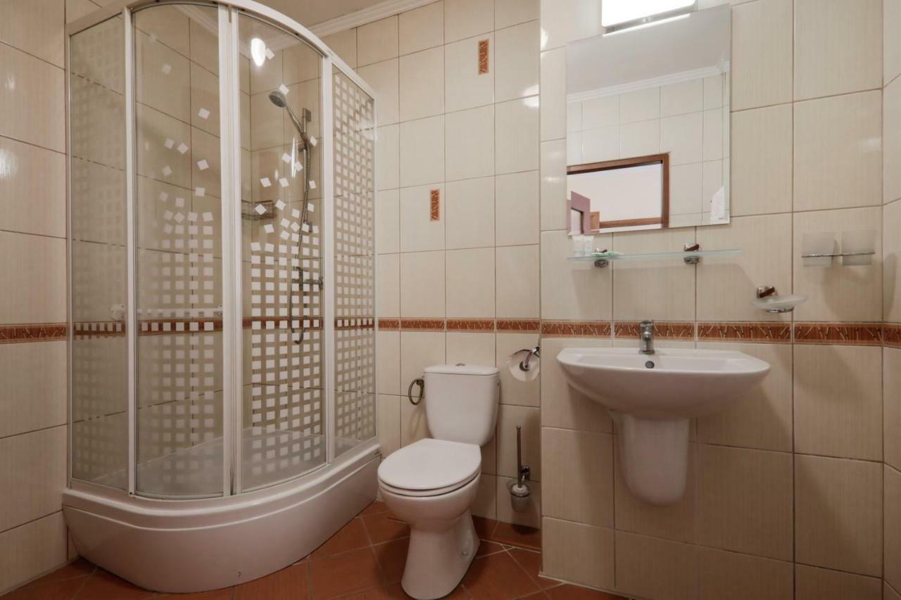 Hotel Restauracja Leliwa Przeworsk Extérieur photo